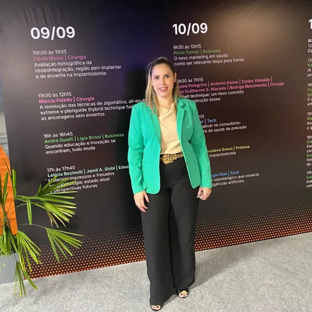 Dra. Adriana em evento - Foto 4